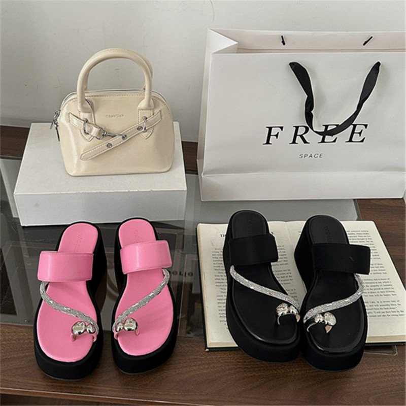 Elegant Rhinestone Toe-Thong Slippers for Women 2025 New Summer High Platform Beach Sandals - Image 5