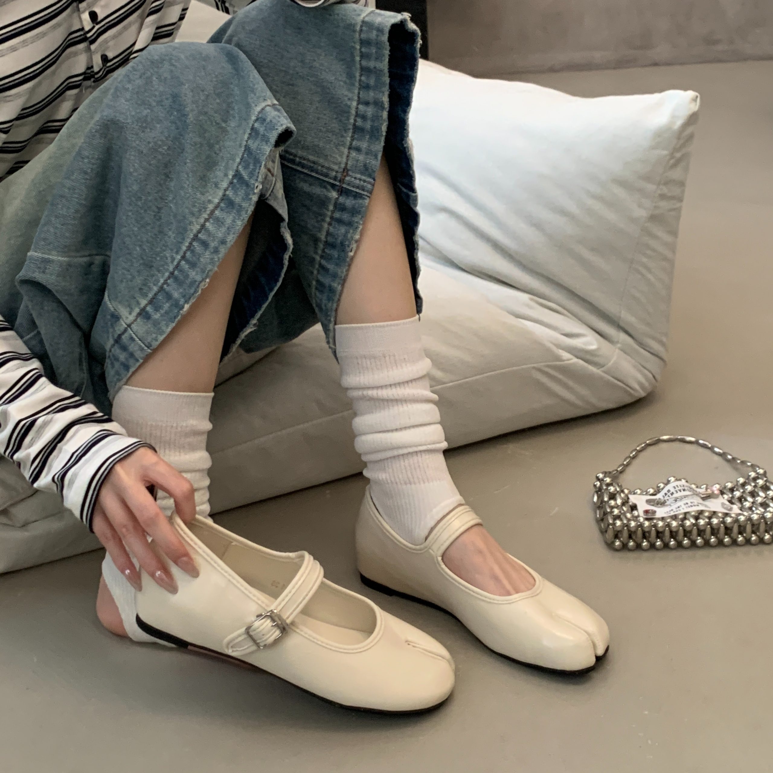 New Simple Mary Jane Split Toe Shoes with Hidden Heel 2026 Spring Summer Light Mouth One-Strap Women's Shoes - Image 2