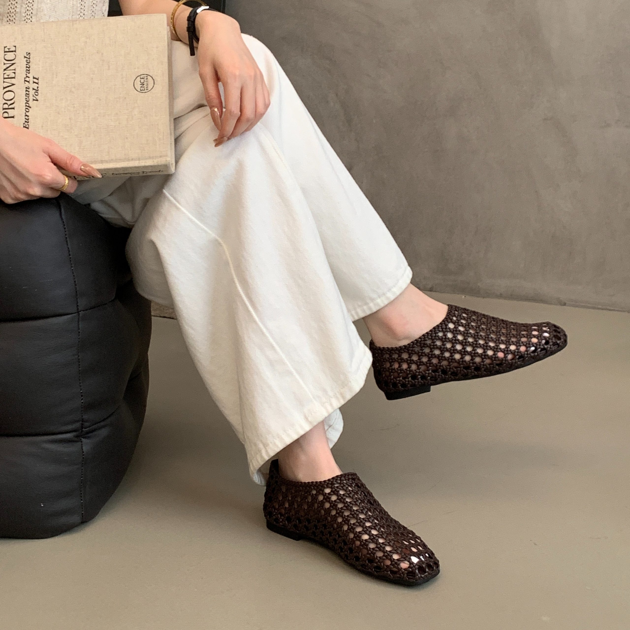 2026 New Summer High-Quality Hollow-Out Handwoven Women's Flat Sandals with Mesh Upper - Image 3